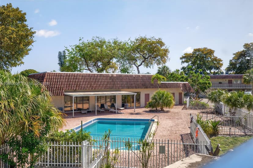 3777 NW 78th Ave # 8F, Davie FL 33024