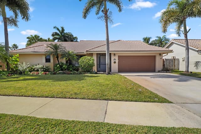 9260 Laurel Green Drive, Boynton Beach FL 33437 - Boynton Beach, FL - Photo 2