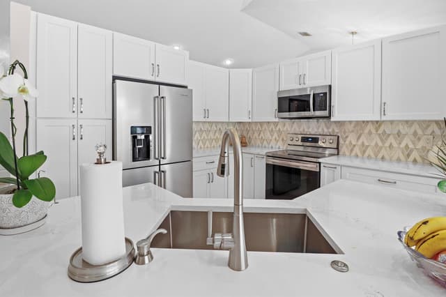 9260 Laurel Green Drive, Boynton Beach FL 33437 - Boynton Beach, FL - Photo 6