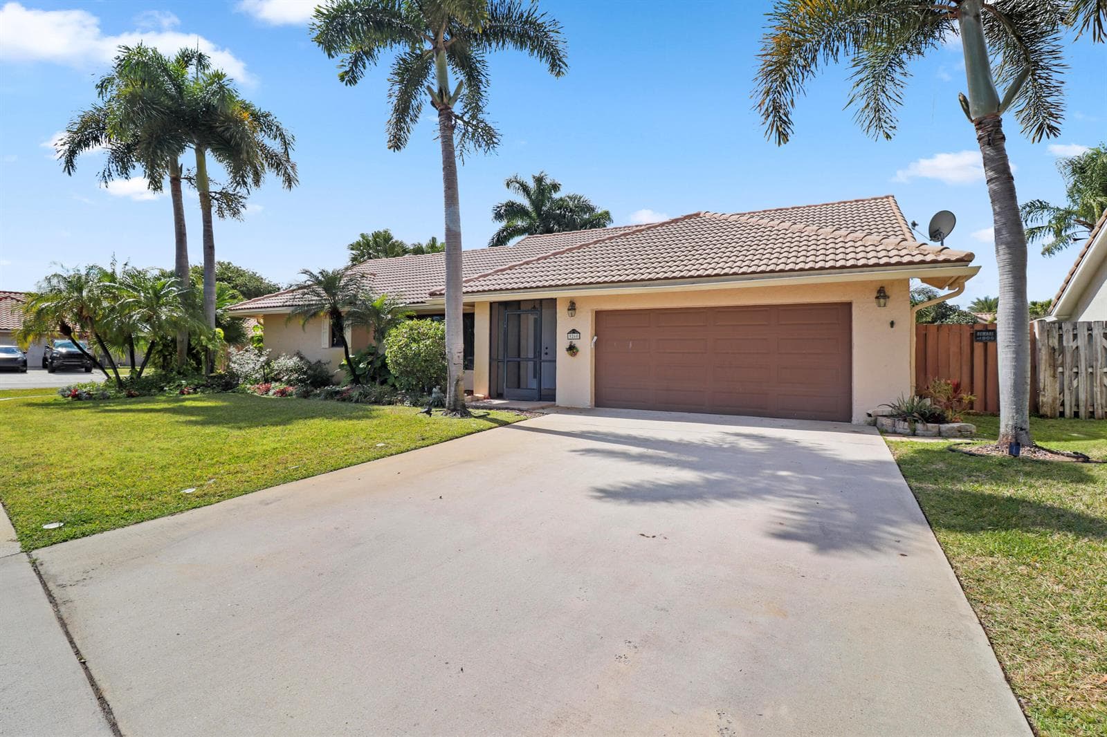 9260 Laurel Green Drive, Boynton Beach FL 33437 - Boynton Beach, FL - Photo 1