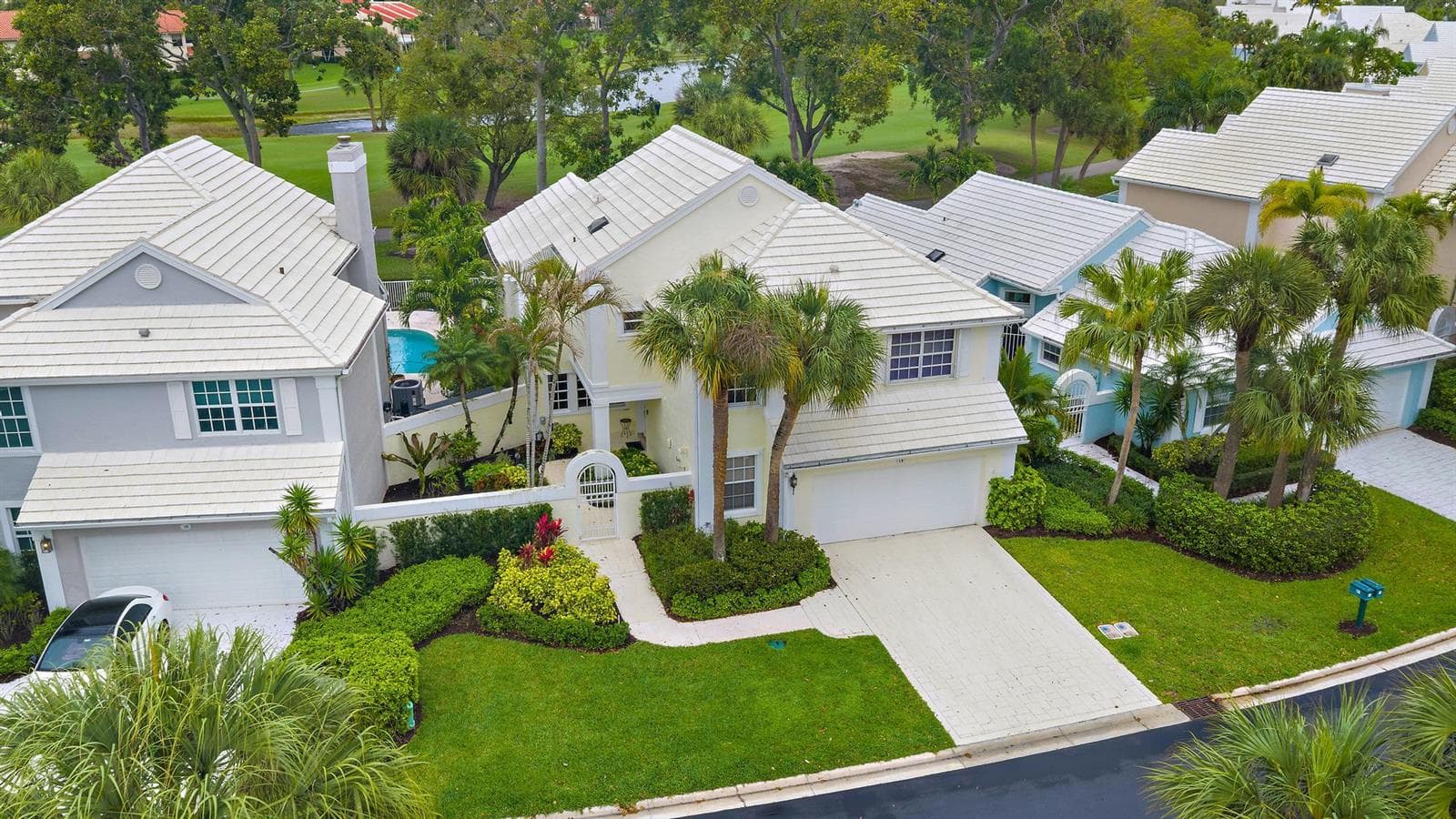 18 Windsor Lane, Palm Beach Gardens FL 33418