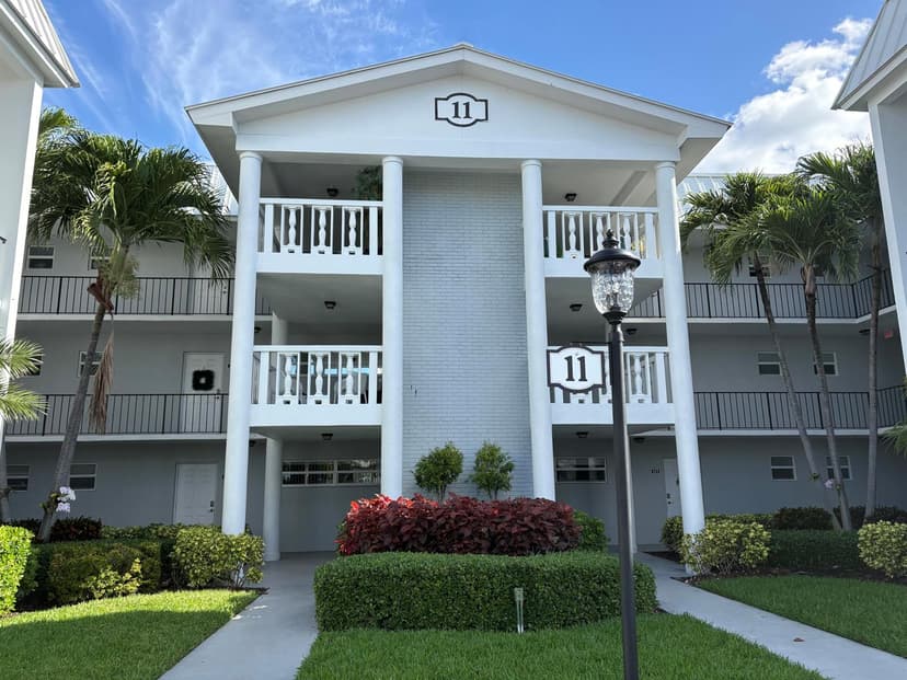 11 Colonial Club Drive # 105, Boynton Beach FL 33435