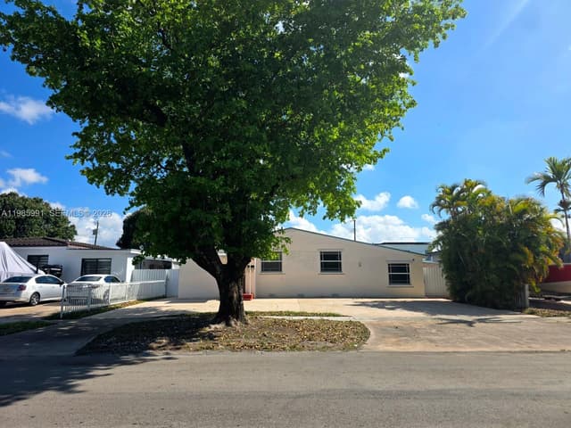 210 E 59th St, Hialeah FL 33013 - Hialeah, FL - Photo 2