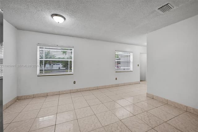 210 E 59th St, Hialeah FL 33013 - Hialeah, FL - Photo 5