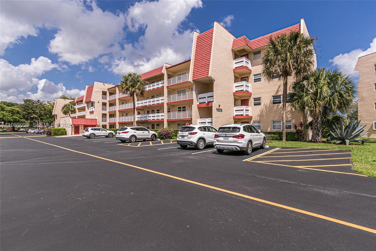 1020 Country Club Dr # 305, Margate FL 33063 - Margate, FL - Photo 1