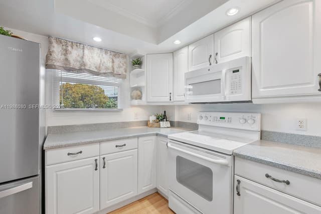 109 Royal Park Dr # 2F, Oakland Park FL 33309 - Oakland Park, FL - Photo 5