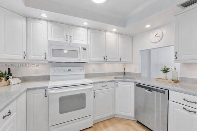 109 Royal Park Dr # 2F, Oakland Park FL 33309 - Oakland Park, FL - Photo 4