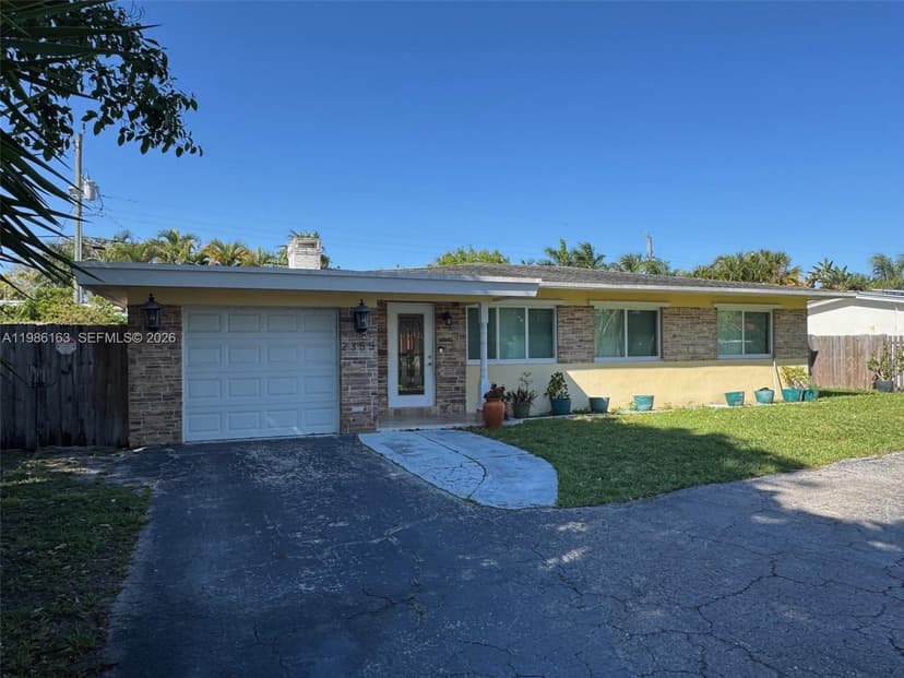 2355 SE 7th St, Pompano Beach FL 33062