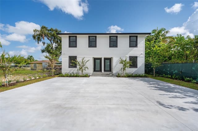 528 NW 13th St, Florida City FL 33034 - Florida City, FL - Photo 6