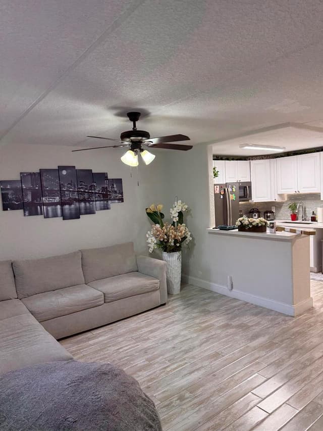 2000 Springdale Boulevard # 108, Palm Springs FL 33461 - Palm Springs, FL - Photo 2