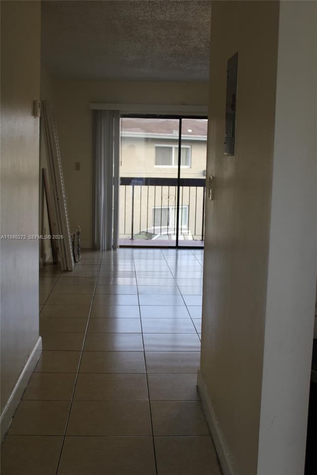 2295 W 53rd Pl # 201, Hialeah FL 33016 - Hialeah, FL - Photo 2
