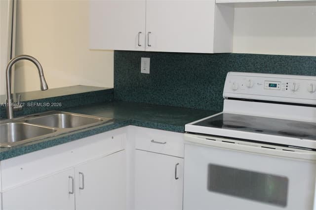 2295 W 53rd Pl # 201, Hialeah FL 33016 - Hialeah, FL - Photo 5