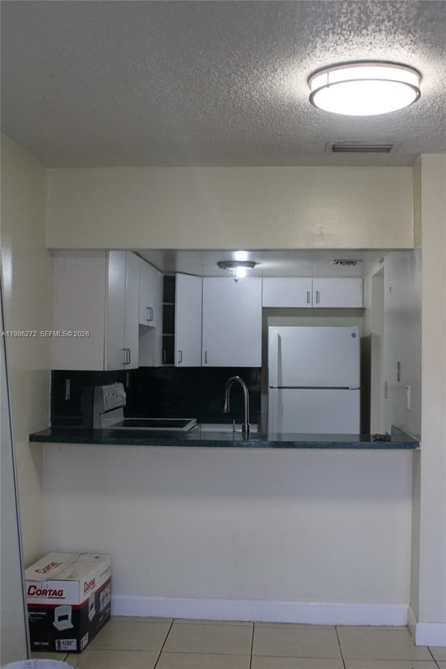 2295 W 53rd Pl # 201, Hialeah FL 33016 - Hialeah, FL - Photo 4