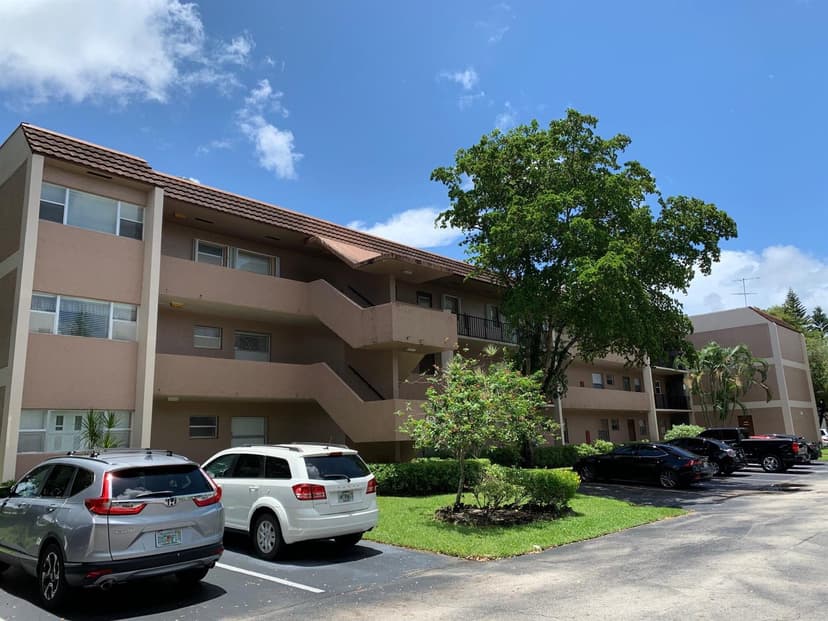 8350 Sands Point Boulevard # E202, Tamarac FL 33321