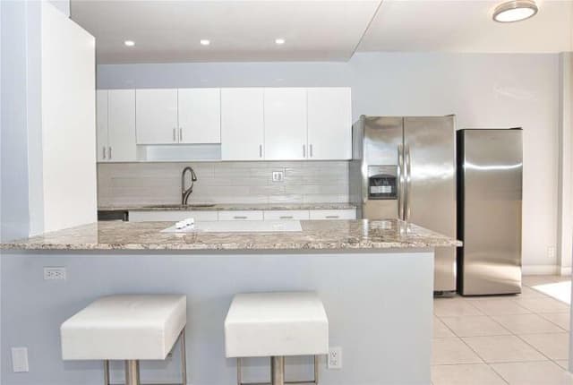19355 Turnberry Way # 3d, Miami FL 33180 - Miami, FL - Photo 2