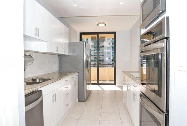 19355 Turnberry Way # 3d, Miami FL 33180 - Miami, FL - Photo 6