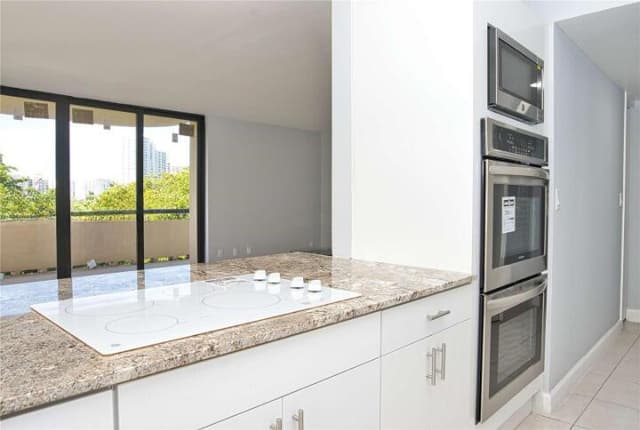 19355 Turnberry Way # 3d, Miami FL 33180 - Miami, FL - Photo 7