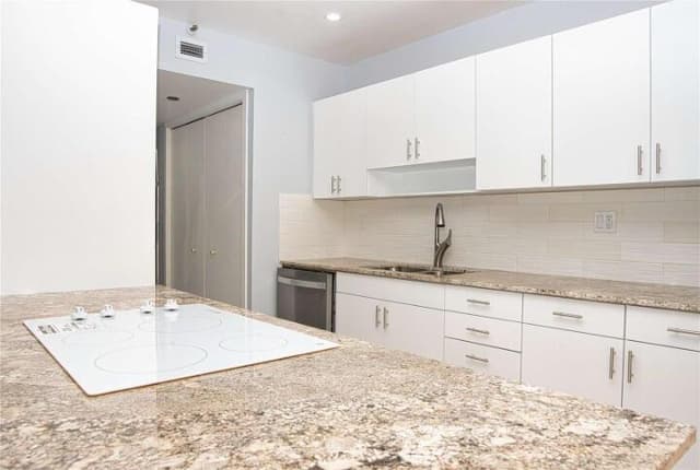 19355 Turnberry Way # 3d, Miami FL 33180 - Miami, FL - Photo 4