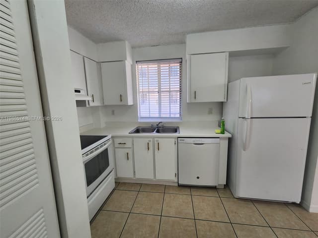 6195 NW 186th St # 309, Hialeah FL 33015 - Hialeah, FL - Photo 4