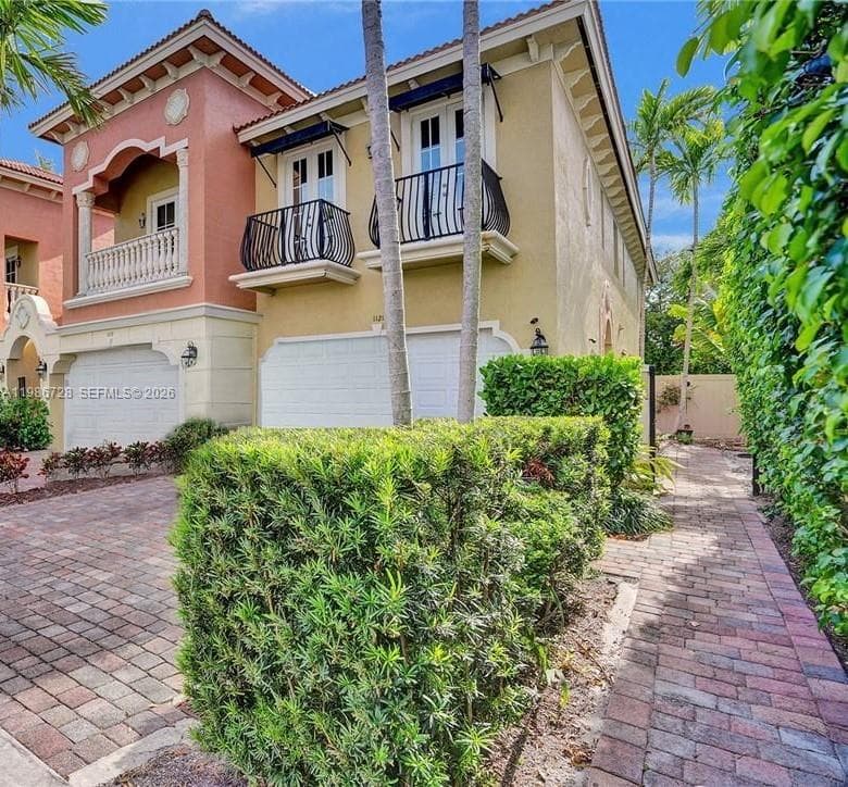 1121 NE 14th Ave, Fort Lauderdale FL 33304