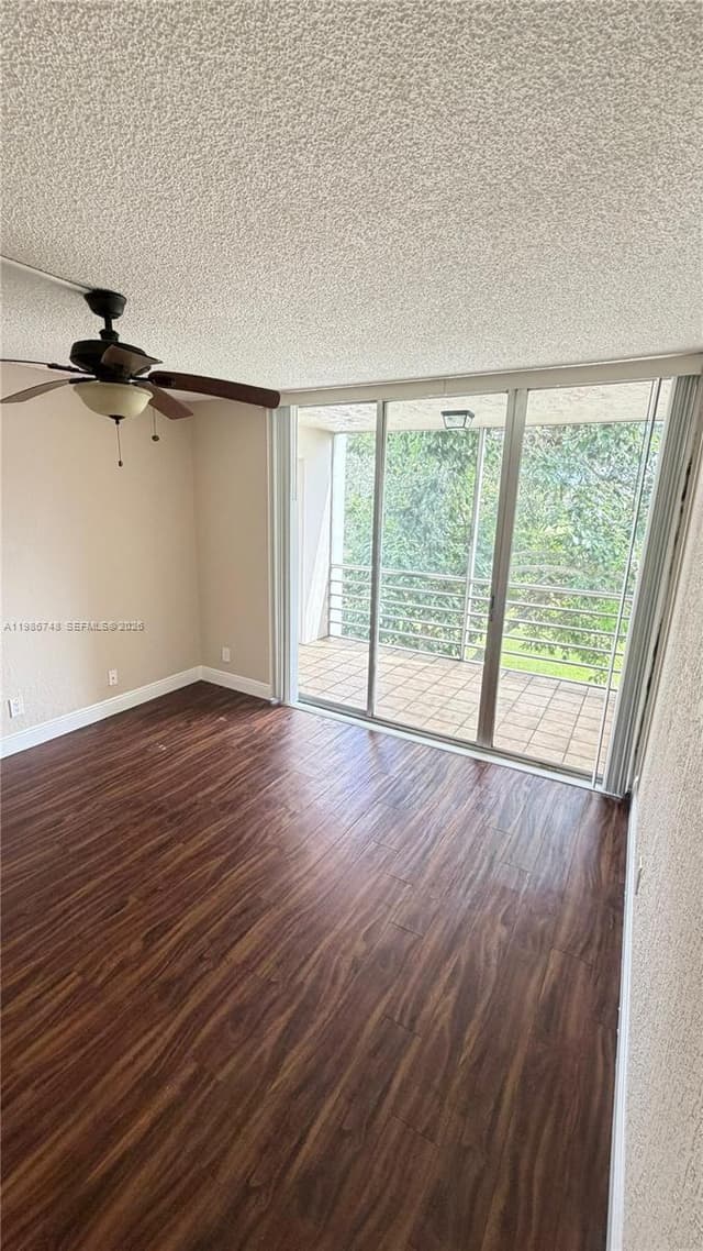 9461 Evergreen Pl # 305, Davie FL 33324 - Davie, FL - Photo 5
