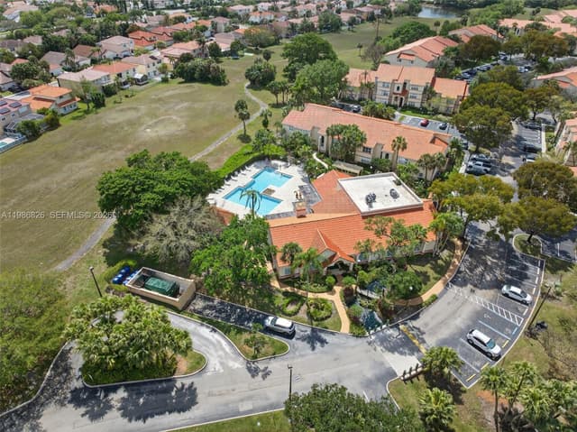 3400 N Pinewalk Dr N # 923, Margate FL 33063 - Margate, FL - Photo 2