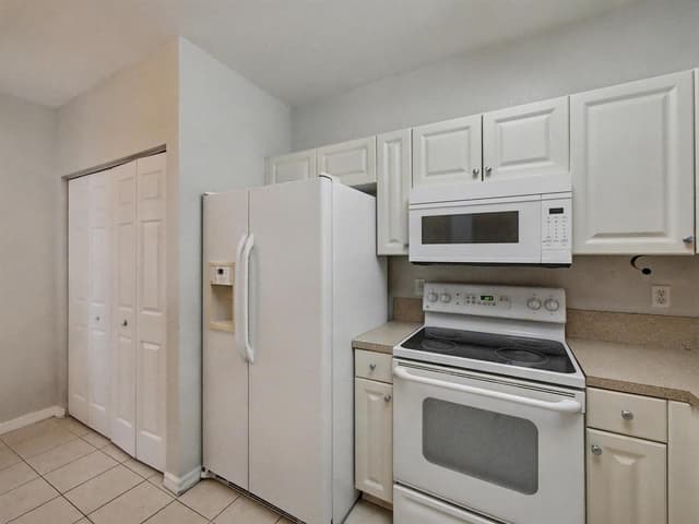 3425 Sonoma Drive, Riviera Beach FL 33404 - Riviera Beach, FL - Photo 3