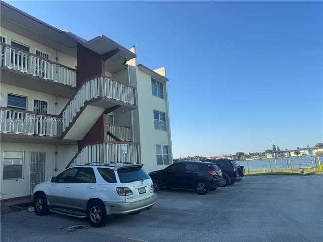 1481 NE Miami Gardens Dr # 162, Miami FL 33179 - Miami, FL - Photo 4