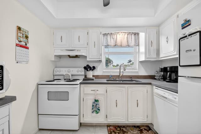 2758 Emory Drive E # B, West Palm Beach FL 33415 - West Palm Beach, FL - Photo 7