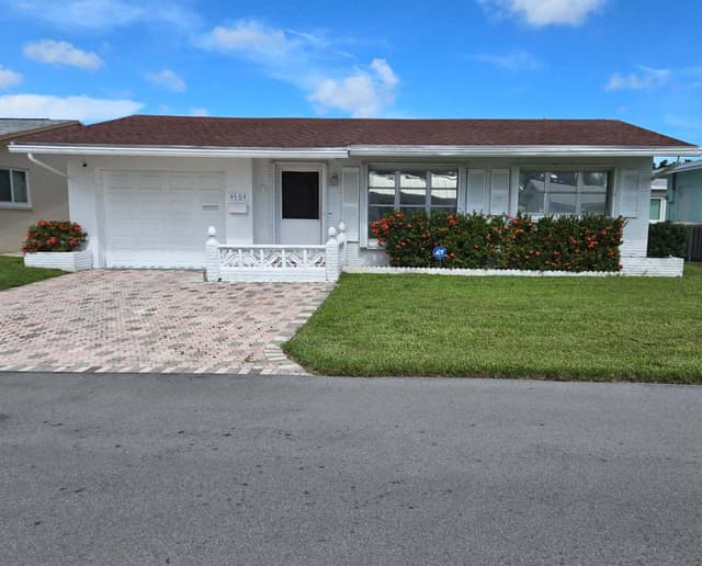 4504 NW 43rd Terrace, Tamarac FL 33319 - Tamarac, FL - Photo 2