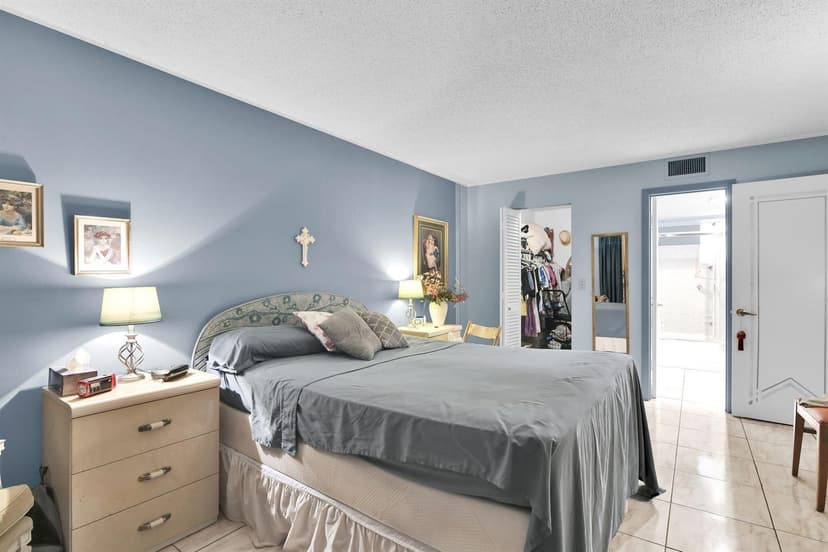 711 Lori Drive # 204, Palm Springs FL 33461