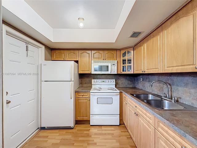 6730 Arbor Dr # 110, Miramar FL 33023 - Miramar, FL - Photo 3