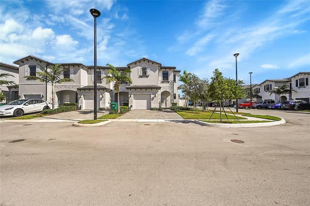 20357 NW 4th Path, Miami Gardens FL 33169 - Miami Gardens, FL - Photo 3