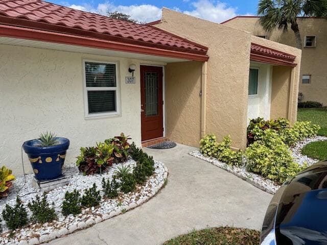 307 Lake Evelyn Drive, West Palm Beach FL 33411 - West Palm Beach, FL - Photo 2