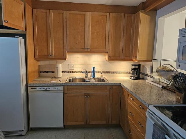 307 Lake Evelyn Drive, West Palm Beach FL 33411 - West Palm Beach, FL - Photo 7