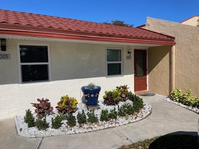307 Lake Evelyn Drive, West Palm Beach FL 33411 - West Palm Beach, FL - Photo 1