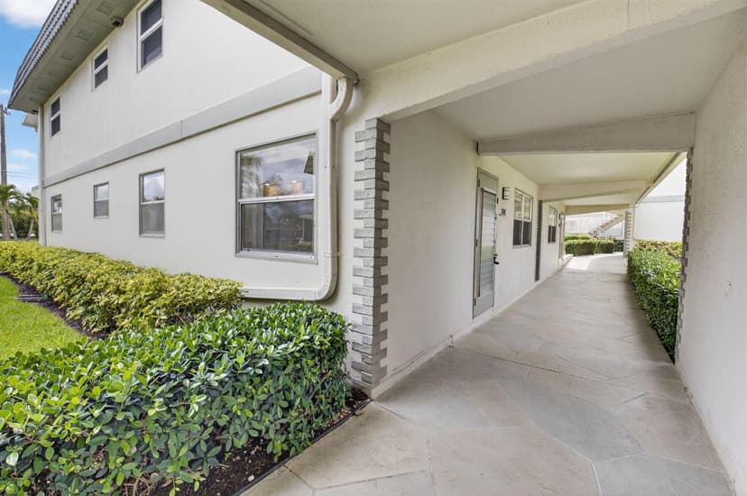 204 Flanders E, Delray Beach FL 33484