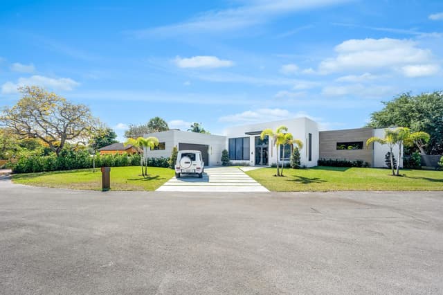 1000 SW 93rd Avenue, Plantation FL 33324 - Plantation, FL - Photo 2