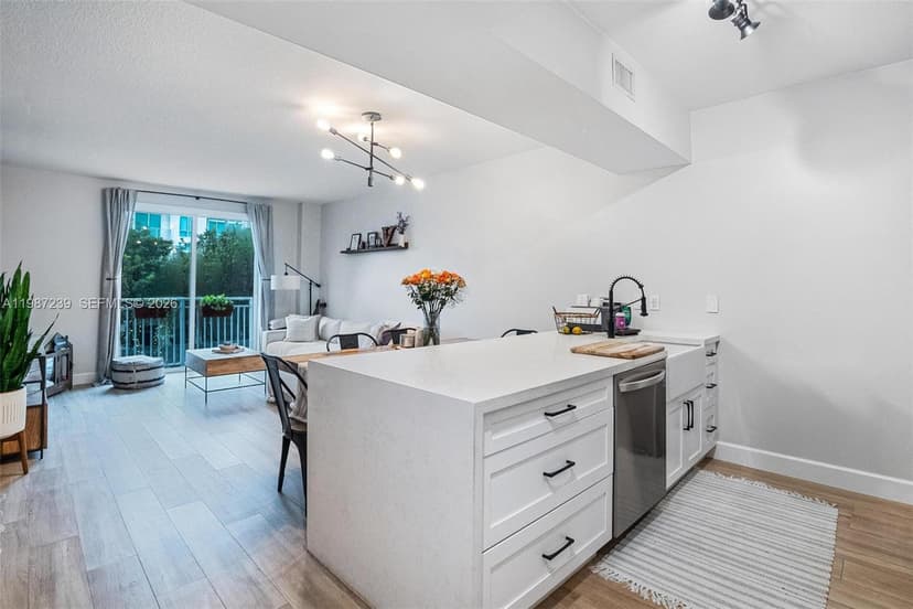 7290 SW 90th St # 202, Miami FL 33156