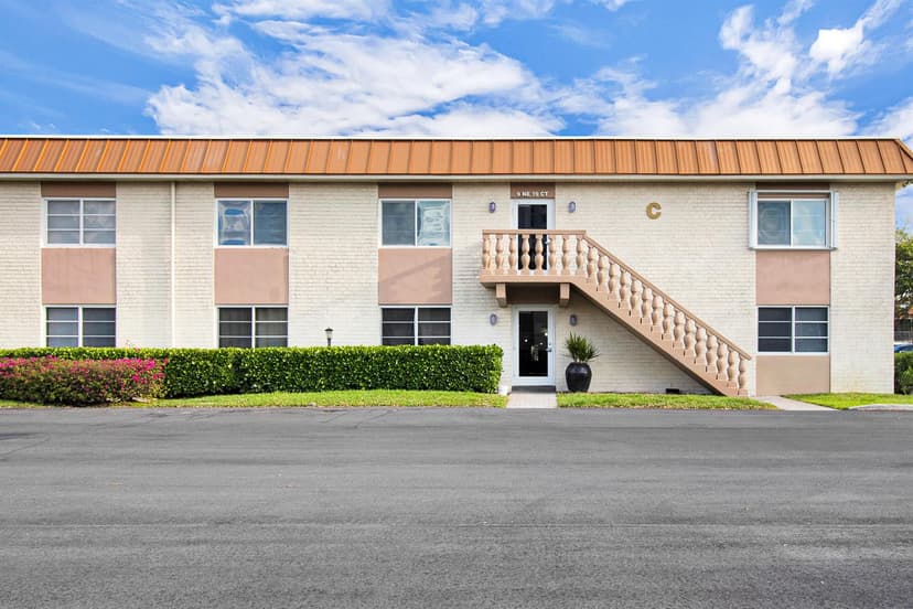 9 NE 19th Court # 212c, Wilton Manors FL 33305