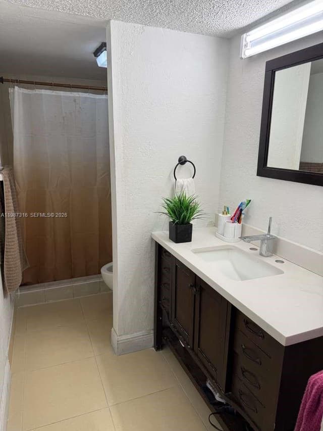 1900 W 68th St # A205, Hialeah FL 33014 - Hialeah, FL - Photo 2