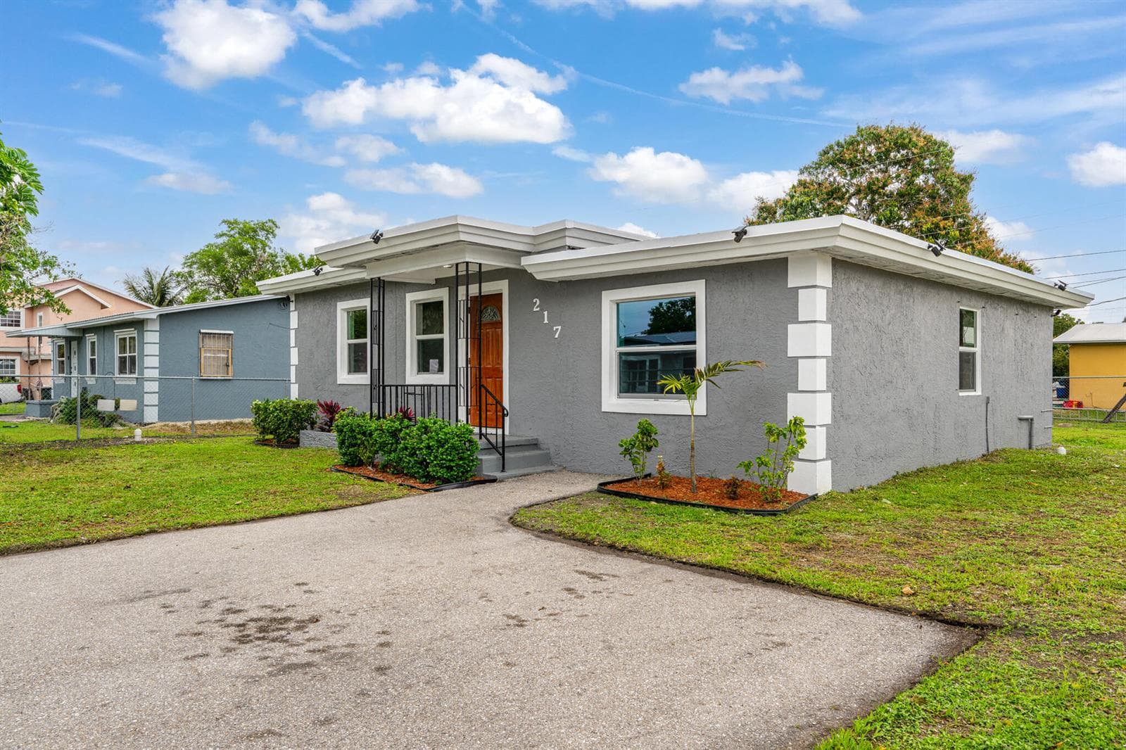 217 NW 14th Street, Belle Glade FL 33430 - Belle Glade, FL - Photo 1