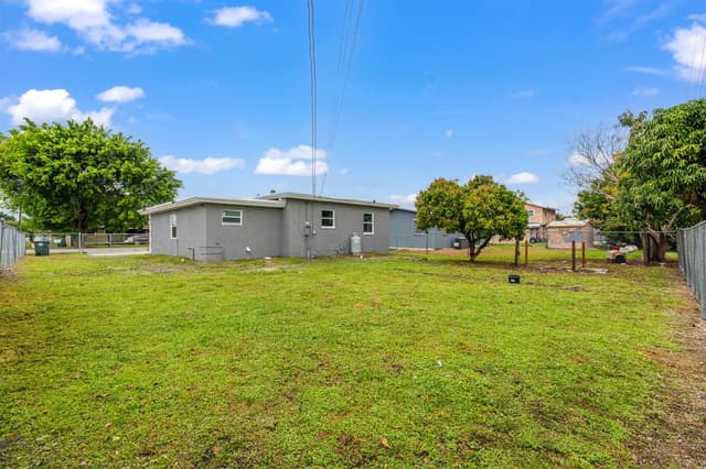 217 NW 14th Street, Belle Glade FL 33430 - Belle Glade, FL - Photo 4