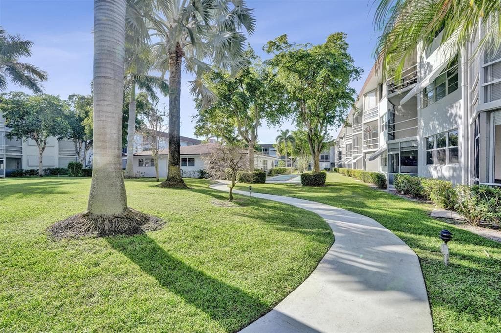 400 SE 10th Street # 308, Deerfield Beach FL 33441 - Deerfield Beach, FL - Photo 1
