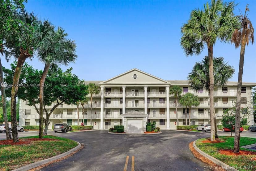 1715 Whitehall Dr # 202, Davie FL 33324