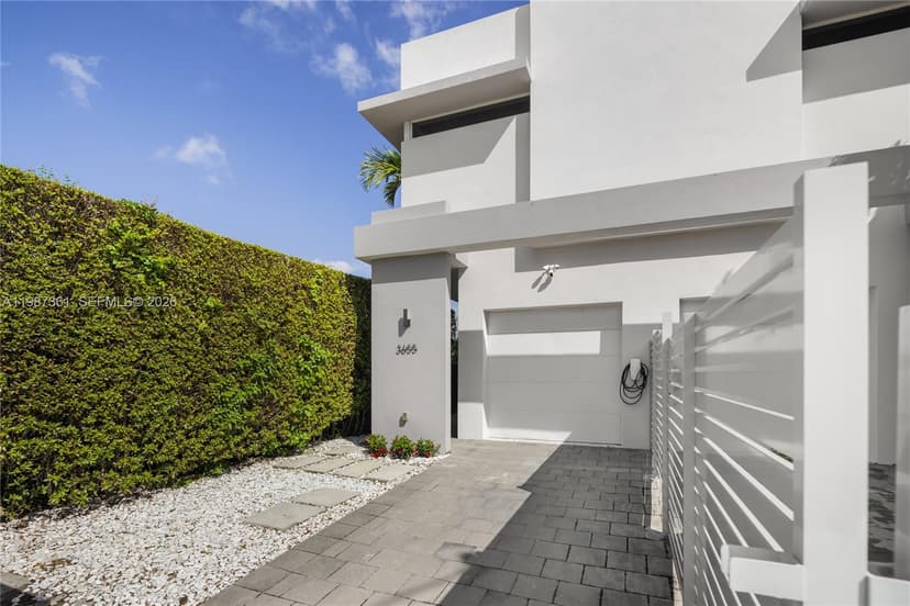 3655 SW 25th St # 3655, Miami FL 33133