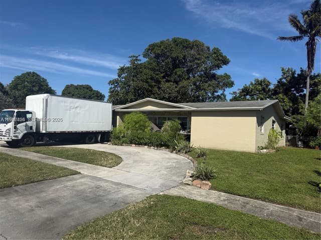 4741 NW 18th St, Lauderhill FL 33313 - Lauderhill, FL - Photo 2