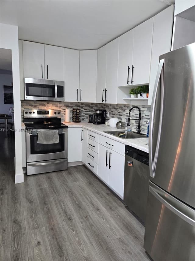 900 NE 195th St # 709, Miami FL 33179 - Miami, FL - Photo 7