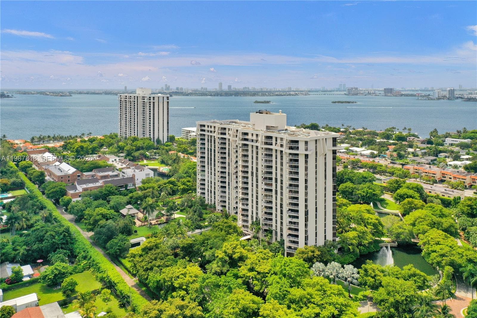 1000 Quayside Ter # 1101, Miami FL 33138