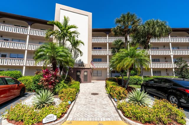3201 Portofino Point # D3, Coconut Creek FL 33066 - Coconut Creek, FL - Photo 2